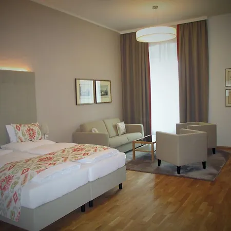 Schloss Finkenstein Gasthof 4*