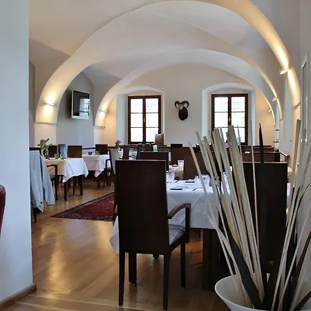 Schloss Finkenstein Gæstehus 4*