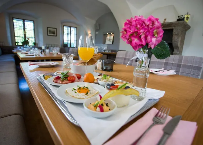 Schloss Finkenstein Gæstehus 4*