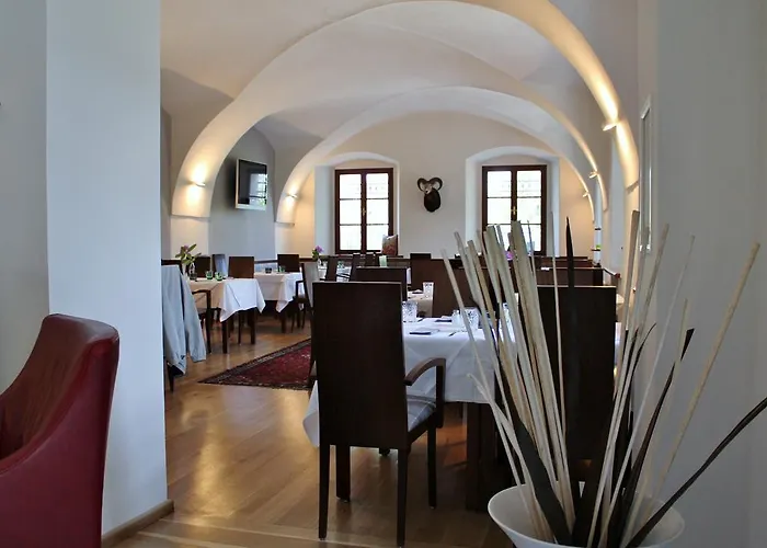 Schloss Finkenstein Gæstehus 4*